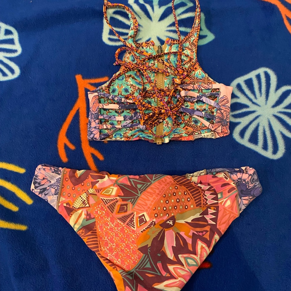 Colorful Patterned Bikini Set reversible - Picture 2 of 4